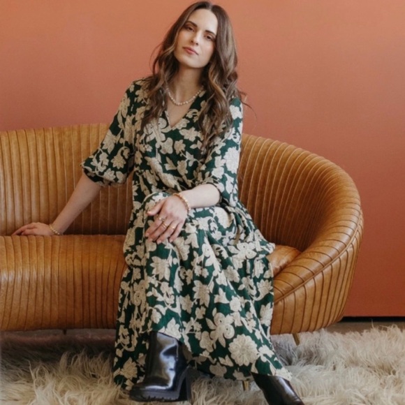 Zara Dresses & Skirts - Zara Flowy Maxi Floral Paisley Dress